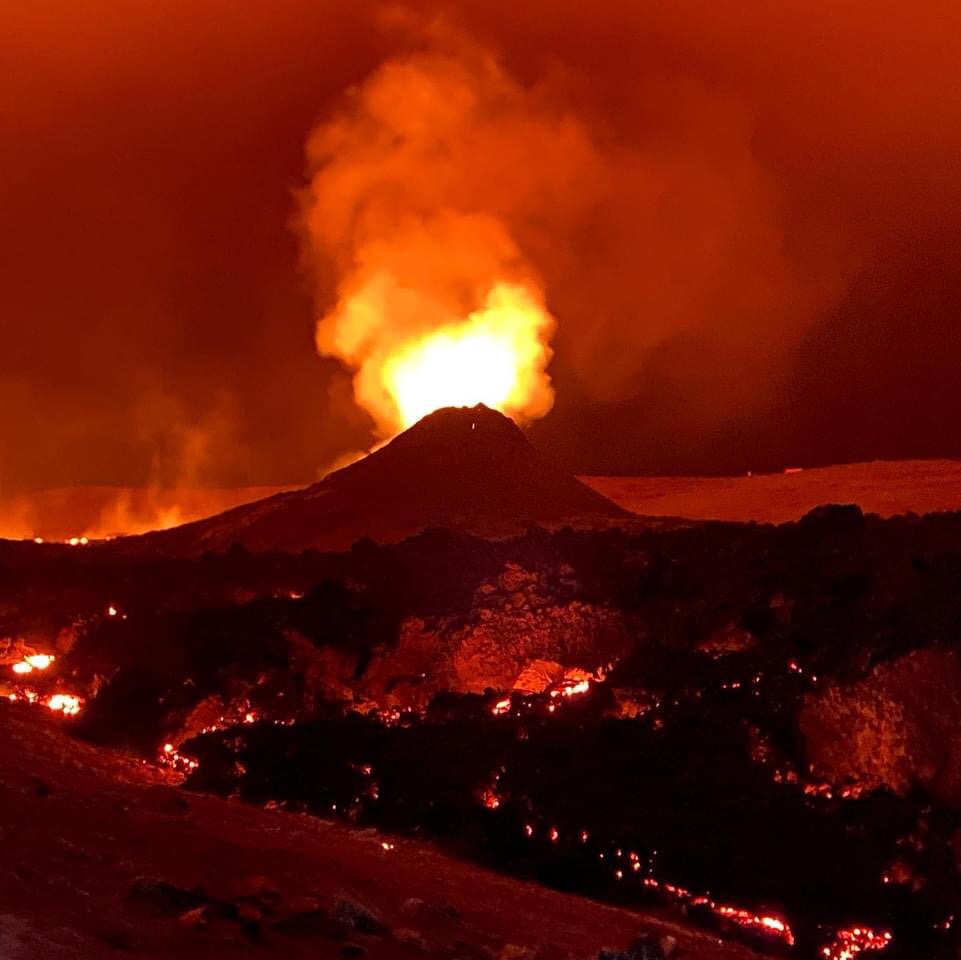 Watch the final moments of brave Bob, the volcano&nbsp;webcam