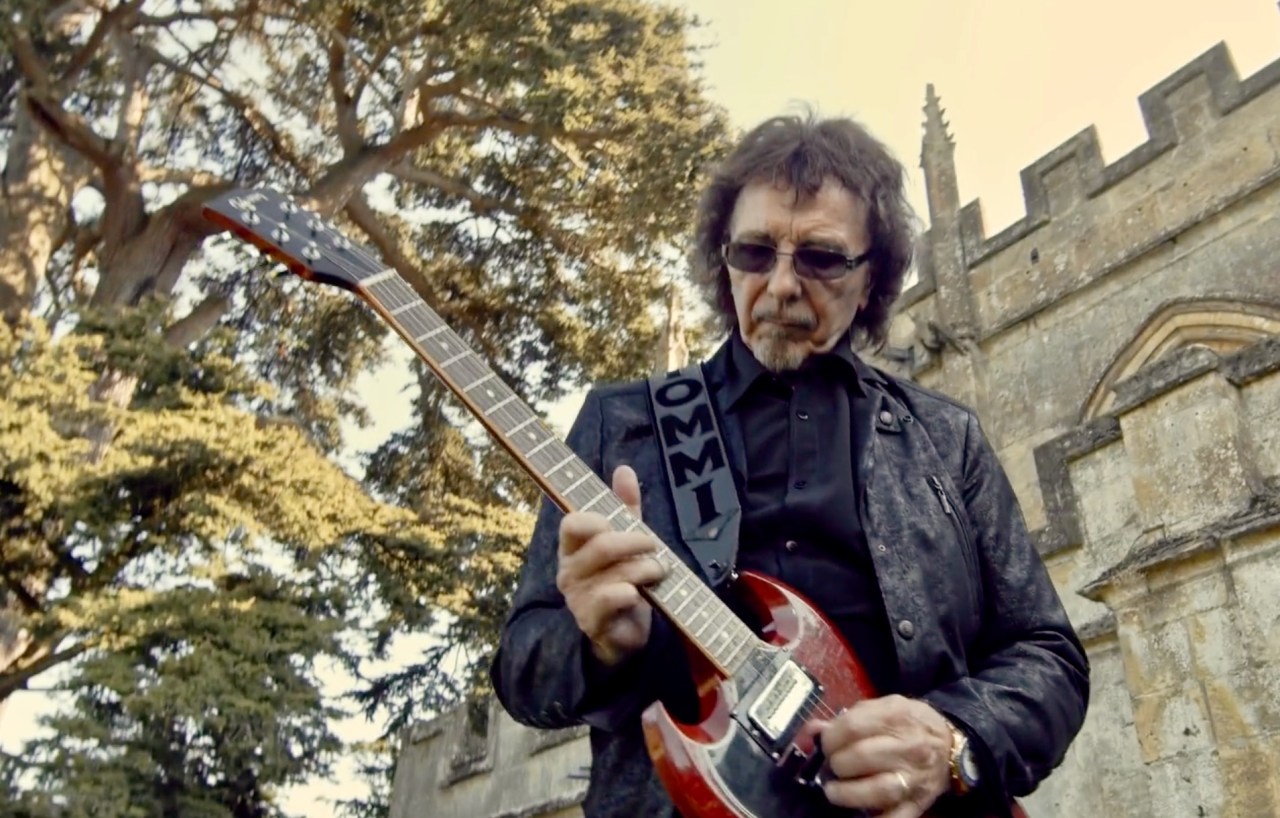 Haunted Cotswold castle stars in Black Sabbath legend’s comeback&nbsp;video