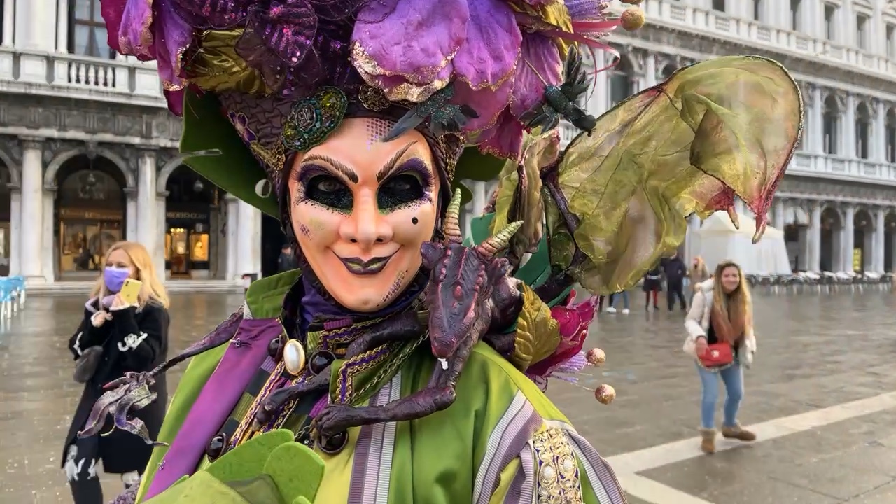 Mysterious masks and fabulous finery at Venice Carnival&nbsp;2022