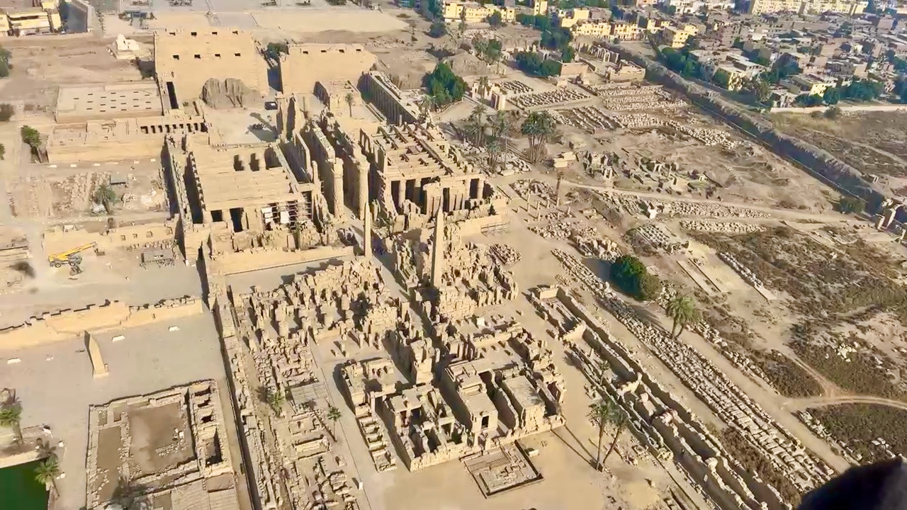 Paragliding high over ancient temples in Valley of the&nbsp;Kings