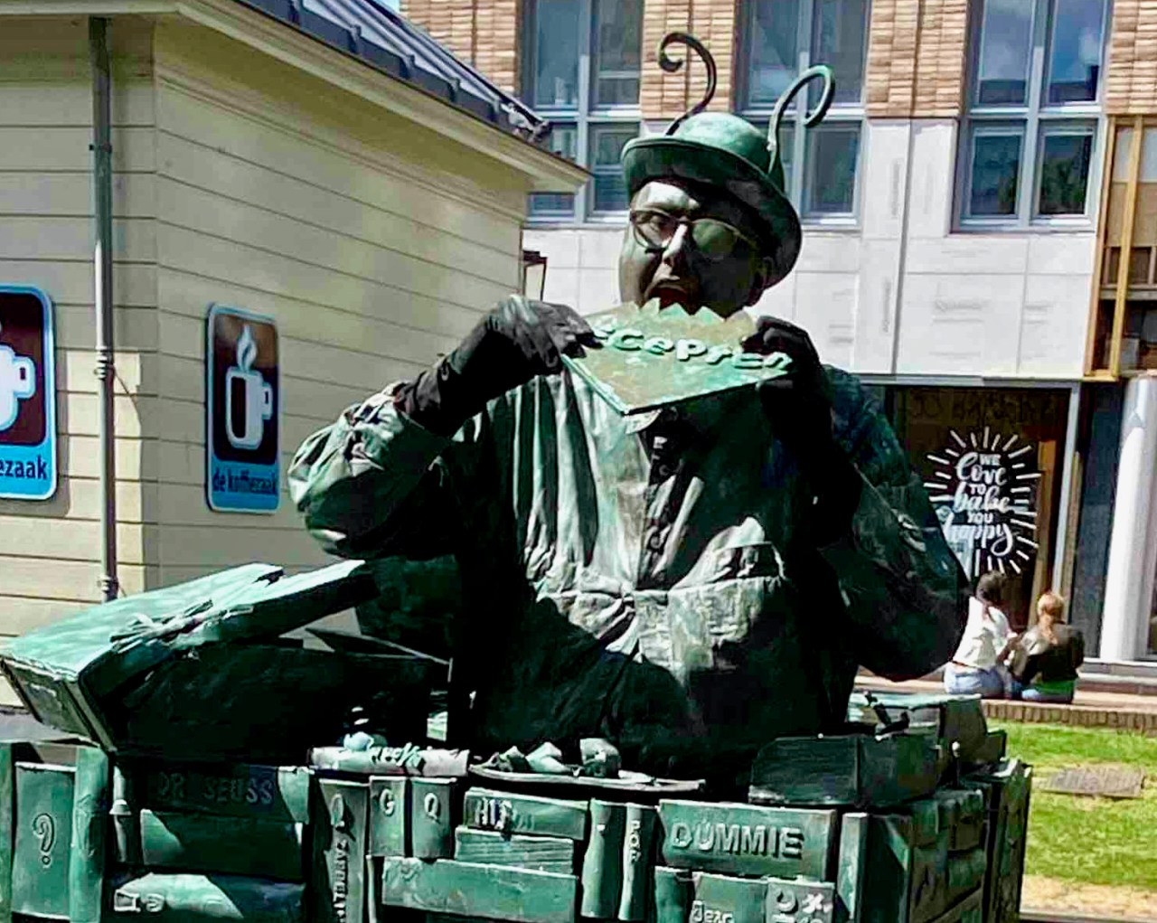 Inside the weird and wonderful world of the living statue&nbsp;championships