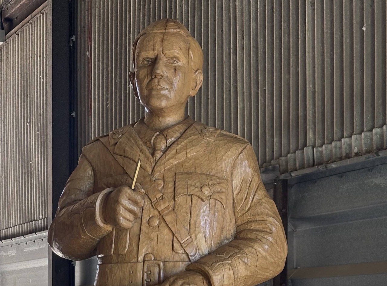 Tolkien sculpture to celebrate real-life Middle-Earth love&nbsp;story