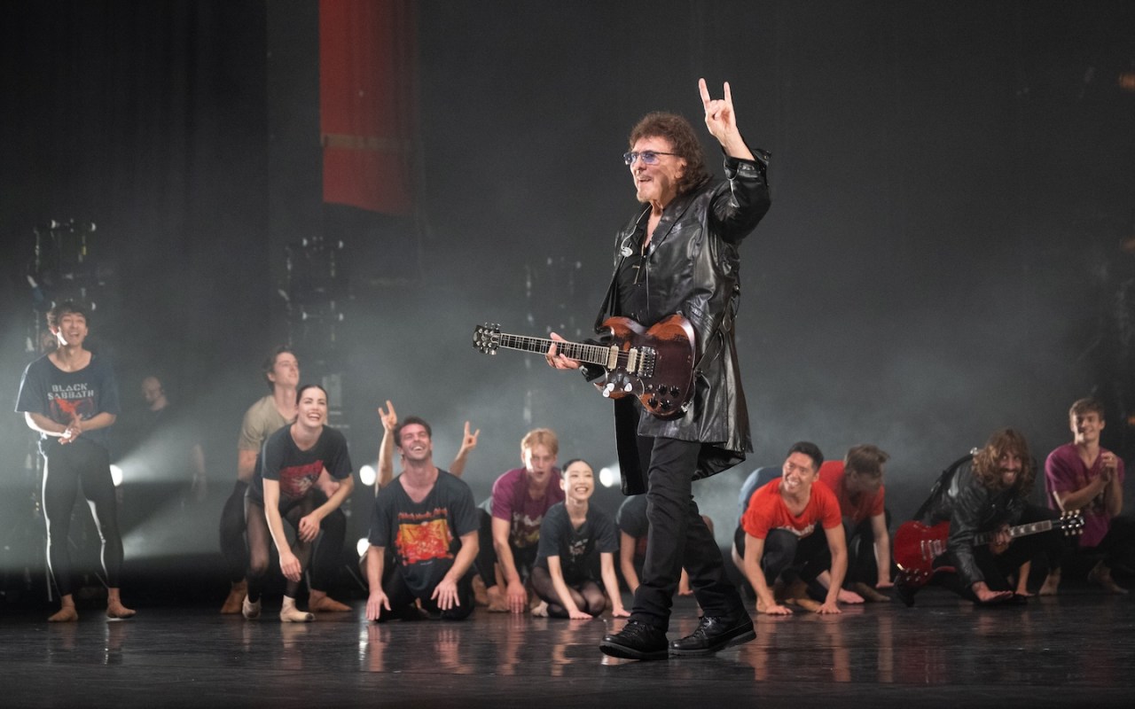 Black Sabbath icon Tony Iommi makes surprise return to the&nbsp;stage